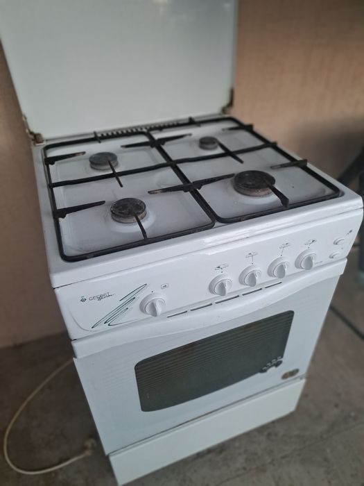 Продается газ плита б/у