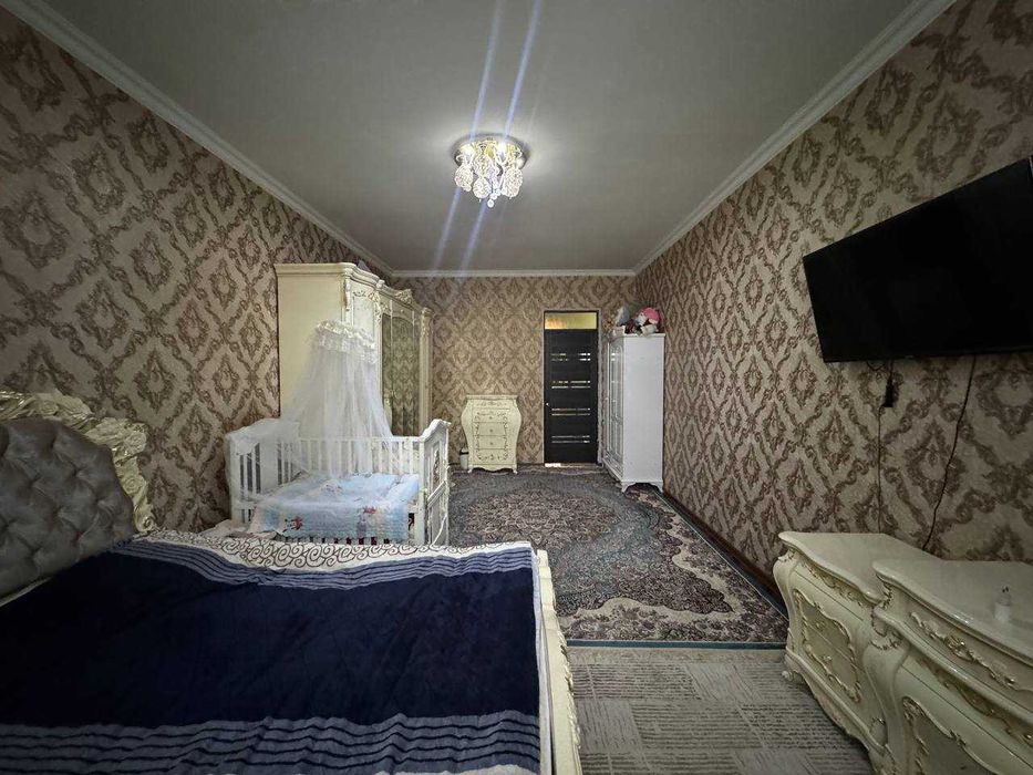 Buxoroda kvartira xonadon uy sotiladi 2 xonali 76m² 2-qavat.