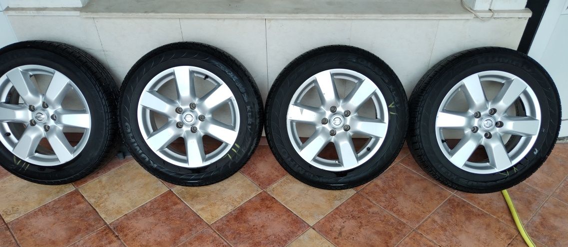 5x114,3 6,5Jx17 ET45 NISSAN 215/60R17 KUMHO