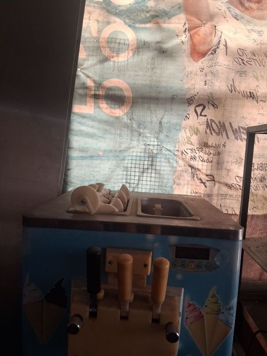 Frigamat frizer aparat frezer sotiladi