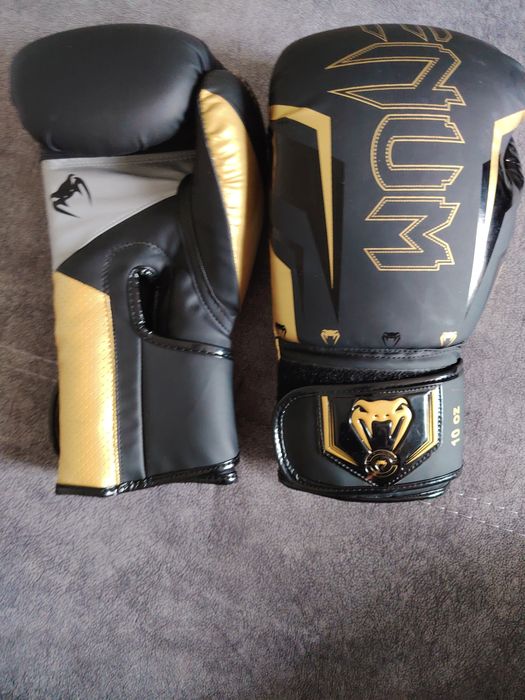 Перчатки Venum, 10 унций черно желтого цвета