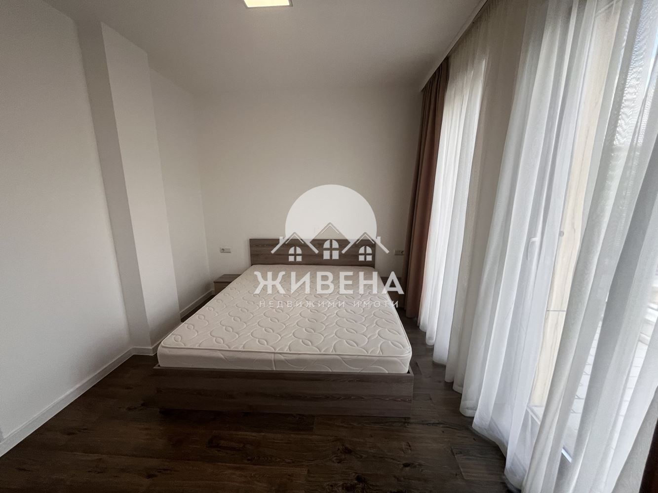 Продавам обзаведен 3-стаен апартамент, кв. Бриз, 119 кв.м