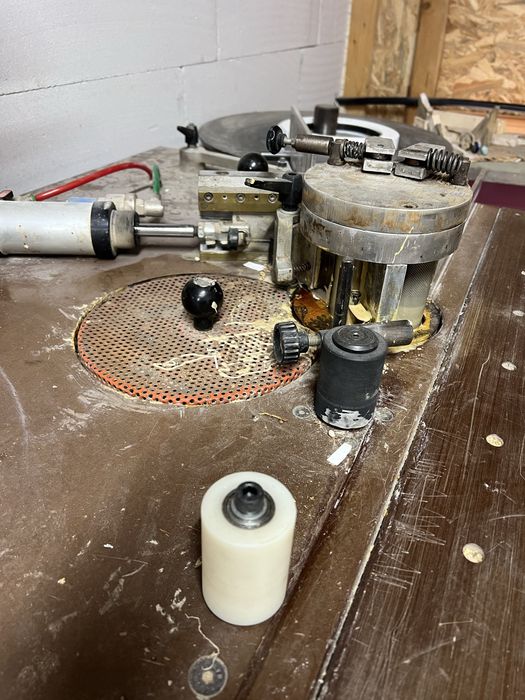 Masina de aplicat cant abs