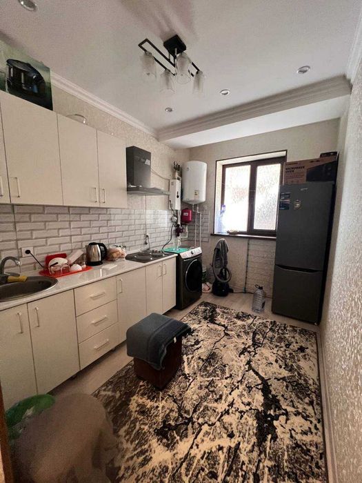 Срочно продается квартира цокольный этаж с окнами,Чиланзар-13.