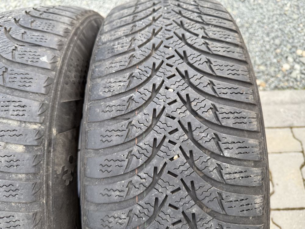 2бр. Зимни Гуми 215/60R/17 -KUMHO- DOT:1719- 4.2мм.