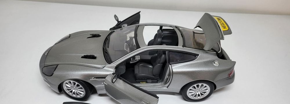 Machetă Aston Martin V12 1/18 The Beanstalk