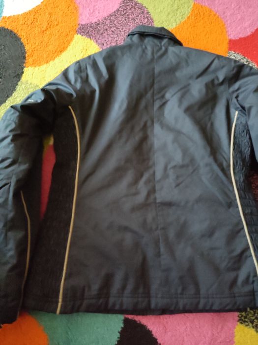 Vând geacă femei Adidas