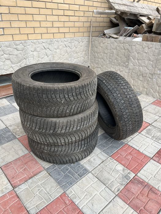 Продам зимние Шыны мишлен