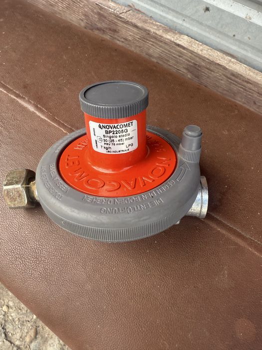 Vand regulator gpl centrala plus 2 butelii rusesti.