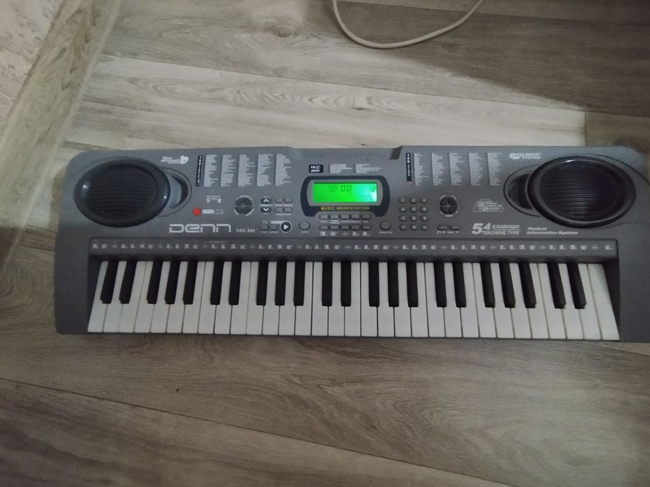 Продам Синтезатор