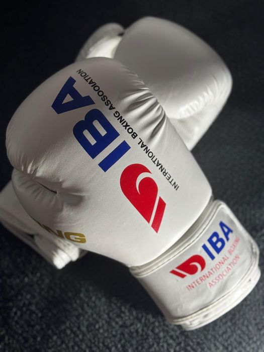 Боксерские перчатки