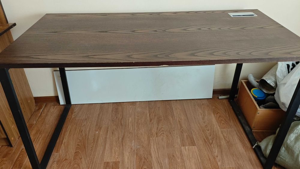 Стол компьютерный для офиса