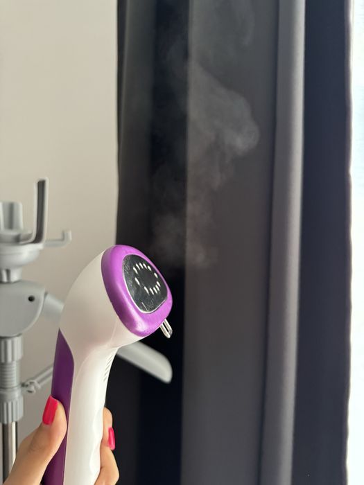 Fier de calcat vertical cu aburi DAEWOO