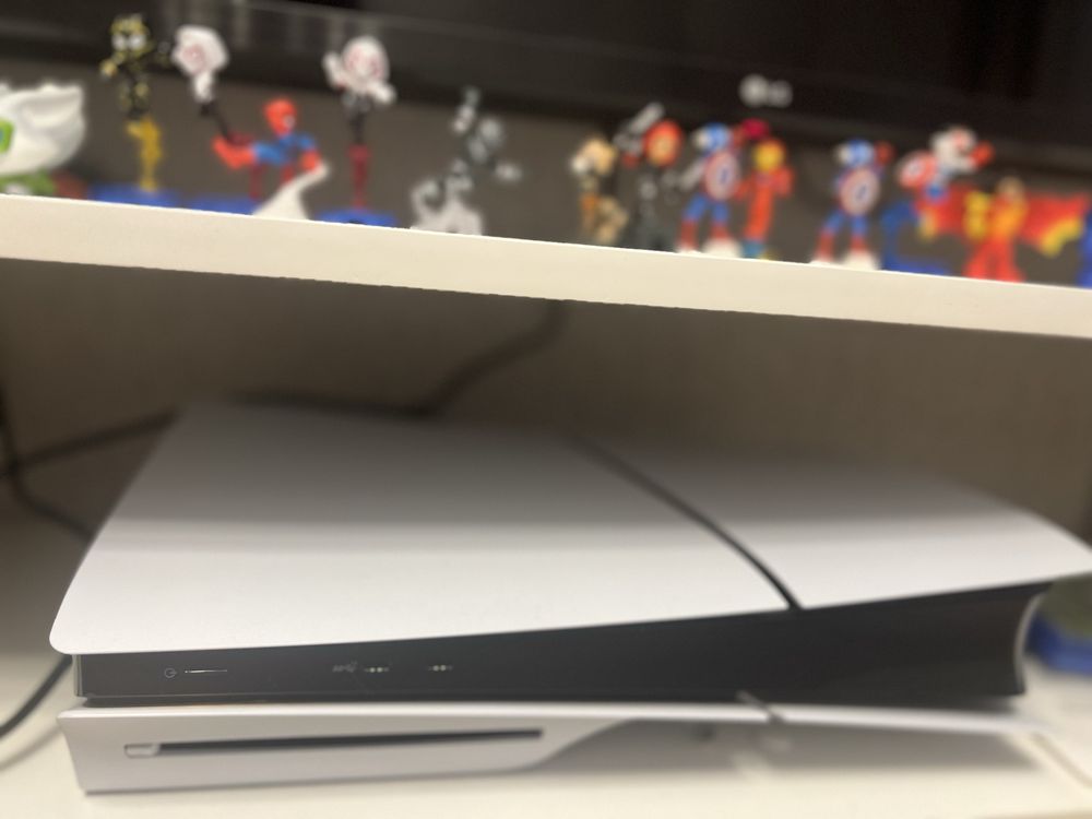 Продам PS5 в идеальном состоянии