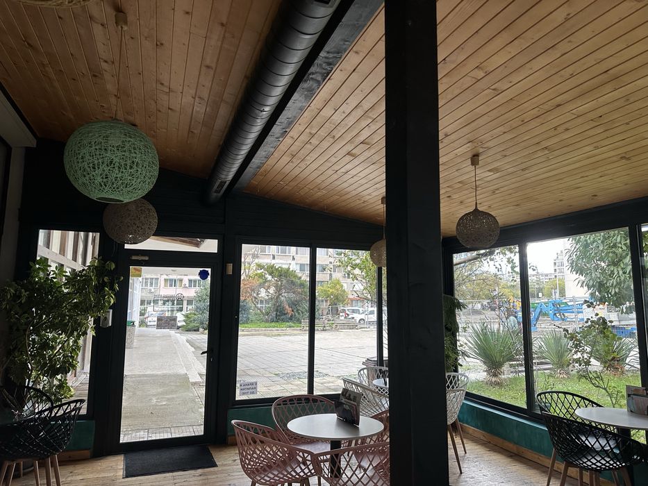 Дървен навес с плъзгаща немска дограма