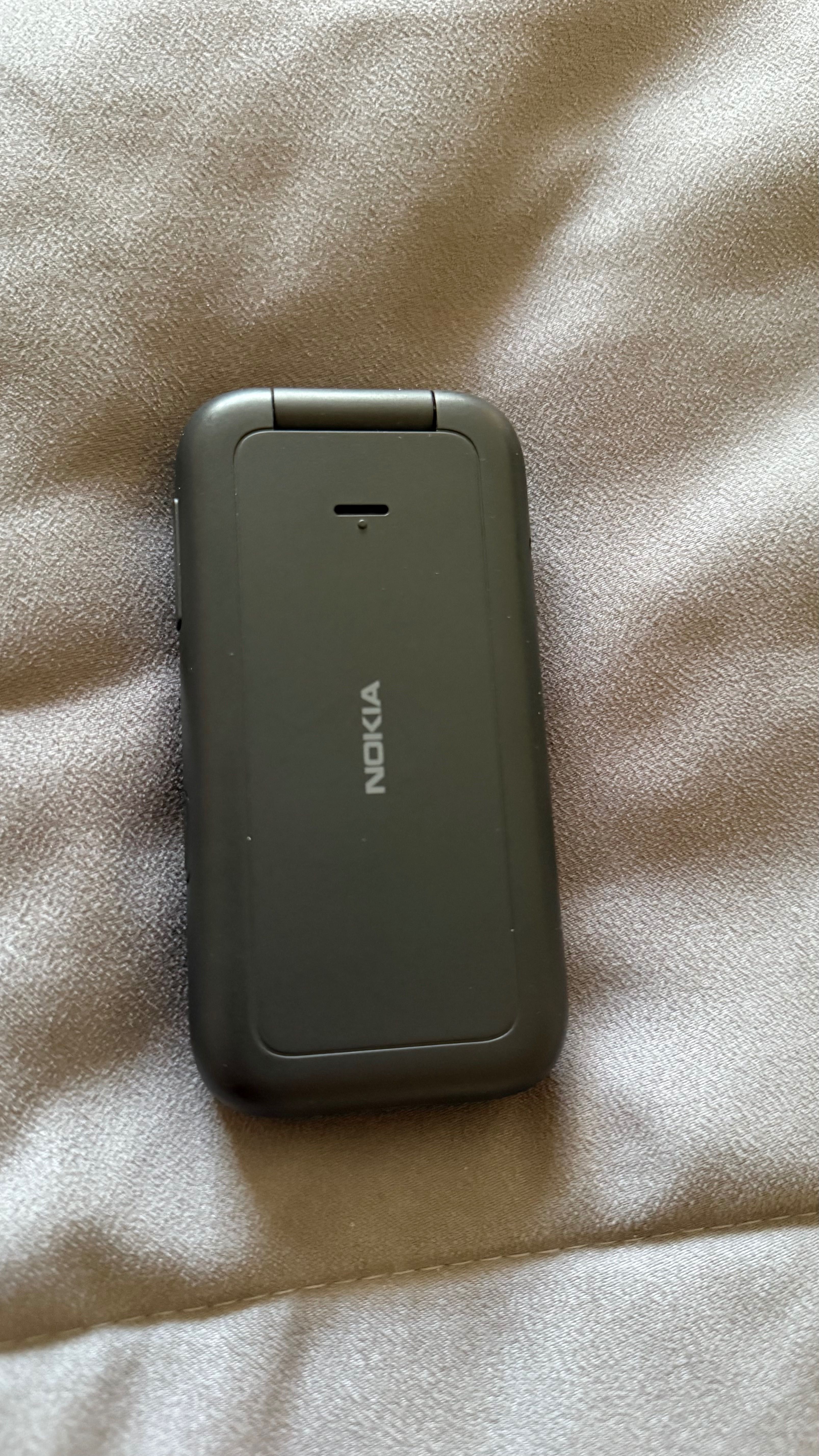 Nokia 2660 Flip 4G Large buttons