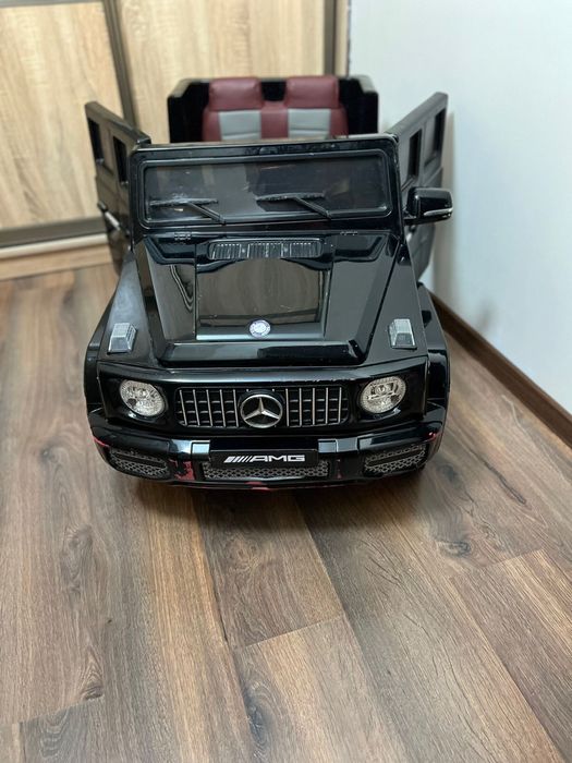 Продам детскую машину с пультом управления