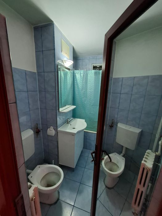 Vand sau Inchiriez Apartament cu 2 Camere / Decomandat/ Zona Centra