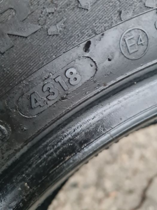 2  Anvelope de iarna *185/60R15*VREDENSTAIN*50 Lei Buc*LICHIDARE STOC