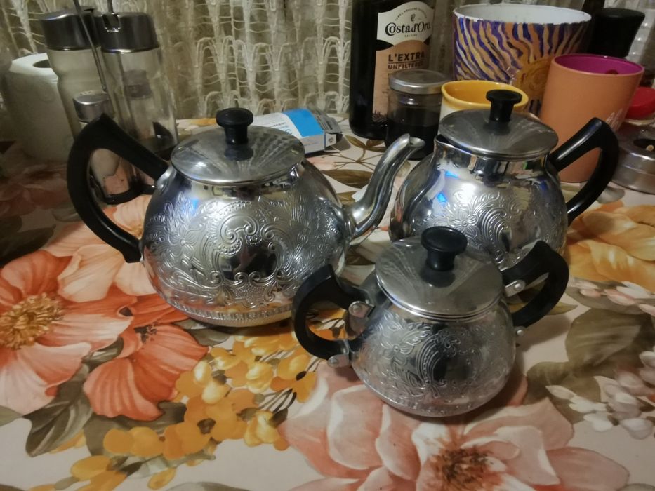 Комплект прибори за чай