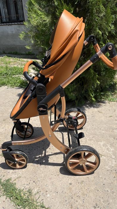 Продам коляску 2 в 1 в идеальном состоянии. Экокожа