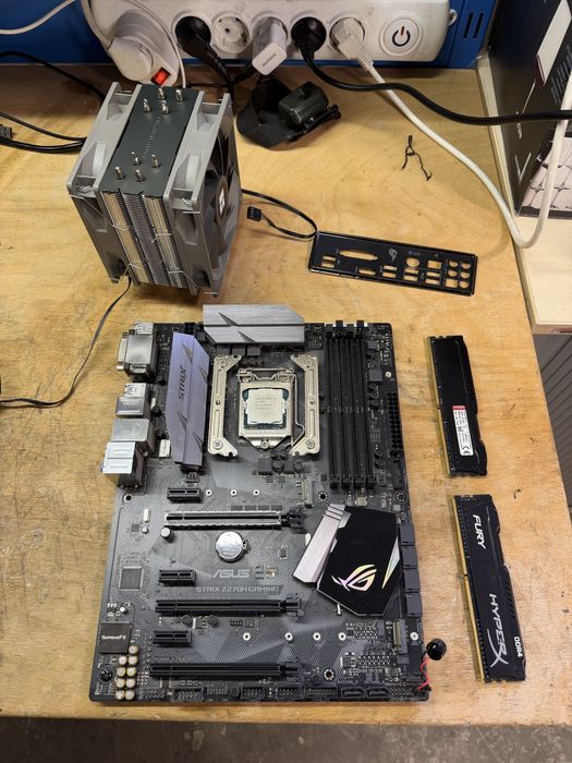 Kit i5 7600k, Z270 ROG, 16gb la 2666mhz si cooler