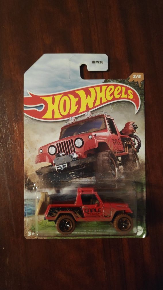 Hot Wheels  Mud Runners Set