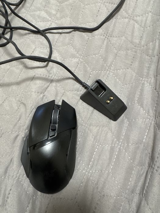 Безжична мишка Gaming Razer Basilisk Ultimate, Dock