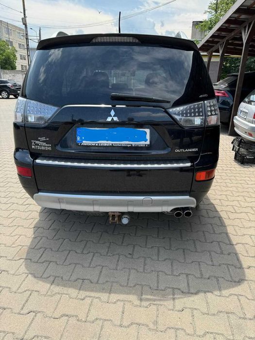 Mitsubishi Outlander 2