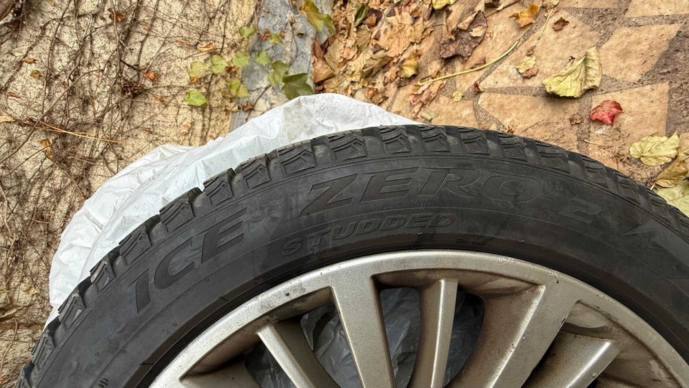 Anvelope iarna M+S 4 buc Pirelli 225/50 R18 Ice Zero 2 tinte metalice