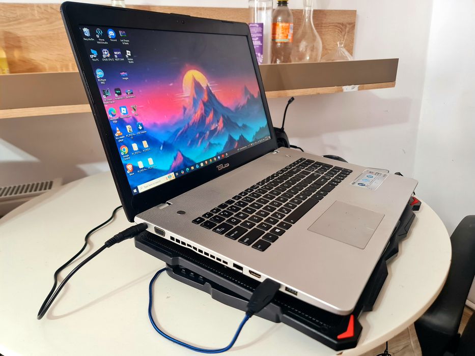 Laptop Asus cu defectiuni