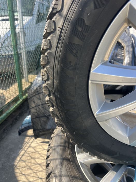 Гуми 215 65 17 Good Year