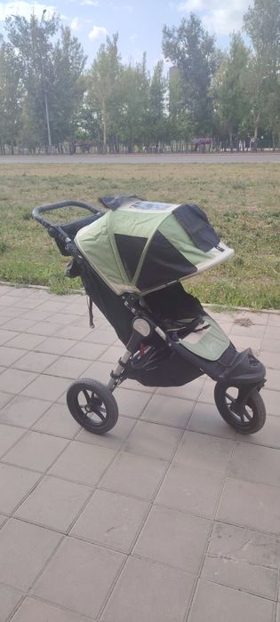 Продам прогулочную коляску