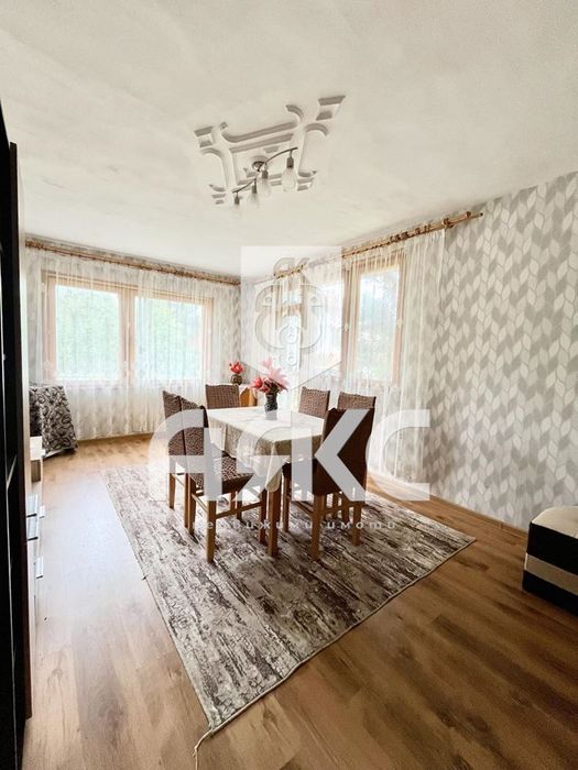 Продава се къща в с.Боснек на 25км от София