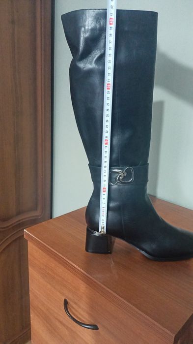 Продам сапоги новые