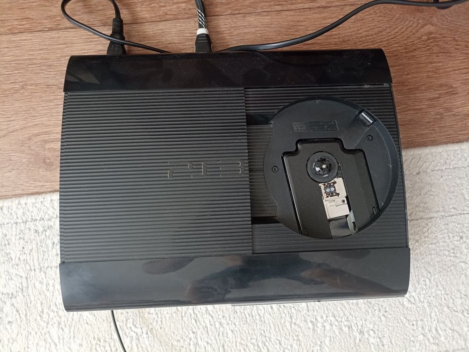 Playstation 3 super slim в идеальном состоянии