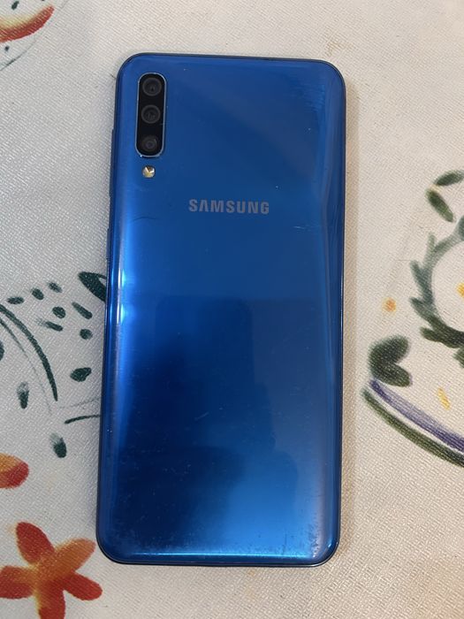 Продам самсунг а50