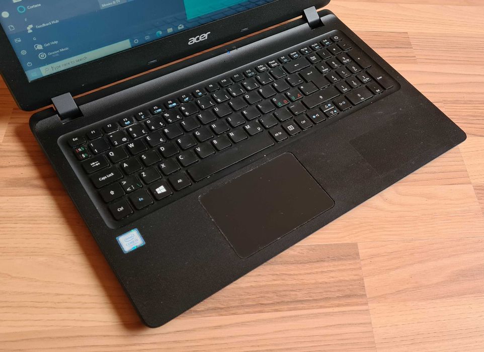 Latptop slim Acer 15", i5-7200u, 8 GB Ram, SSD 256 GB, baterie buna