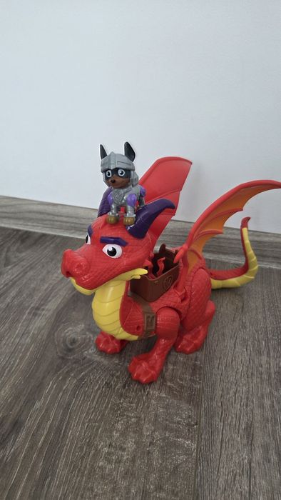 Sparks dragon paw patrol si cățelușul Gheară