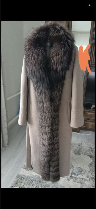 Продам пальто весна - осень теплая зима . Р 44-46 : 50 000 тг