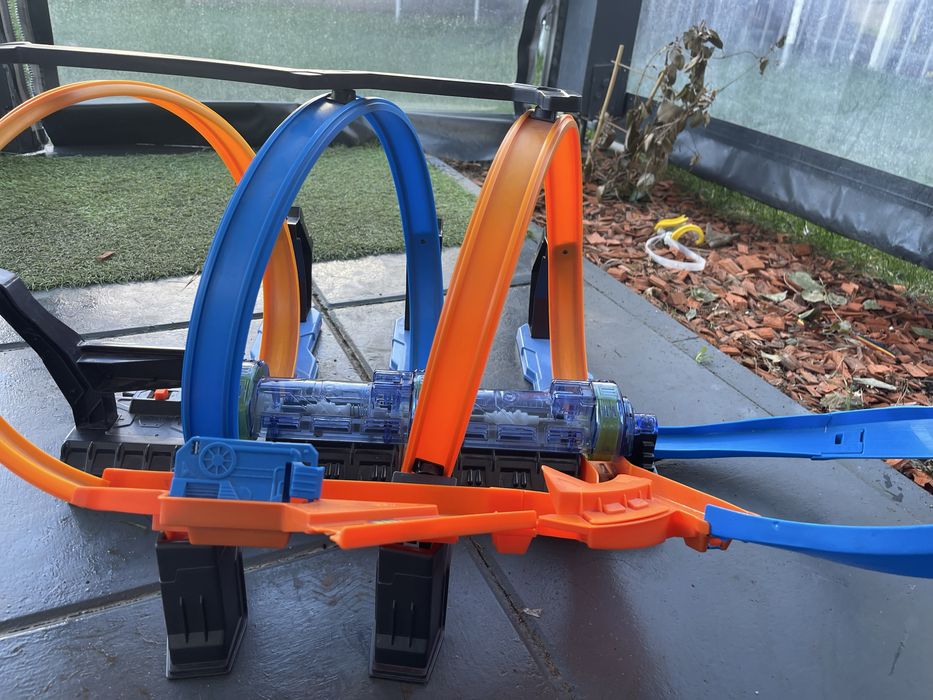 Cursa Hot Wheels Corkscrew , hotwheels track, motorizara.