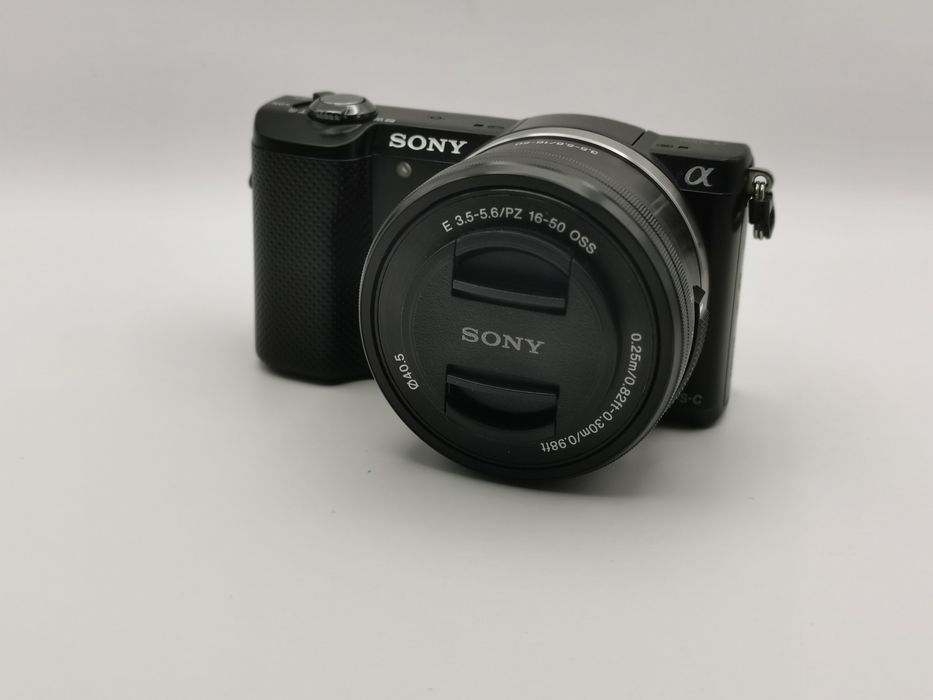 Nou, kit Sony a5000 + obiectiv Sony 16-50mm OSS