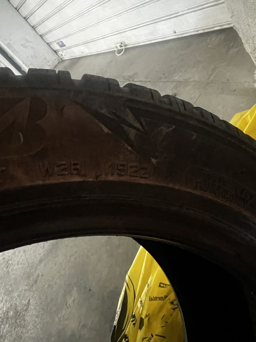 2 бр зимни гуми Bridgestone 245 45 17 Blizzak LM005 dot22