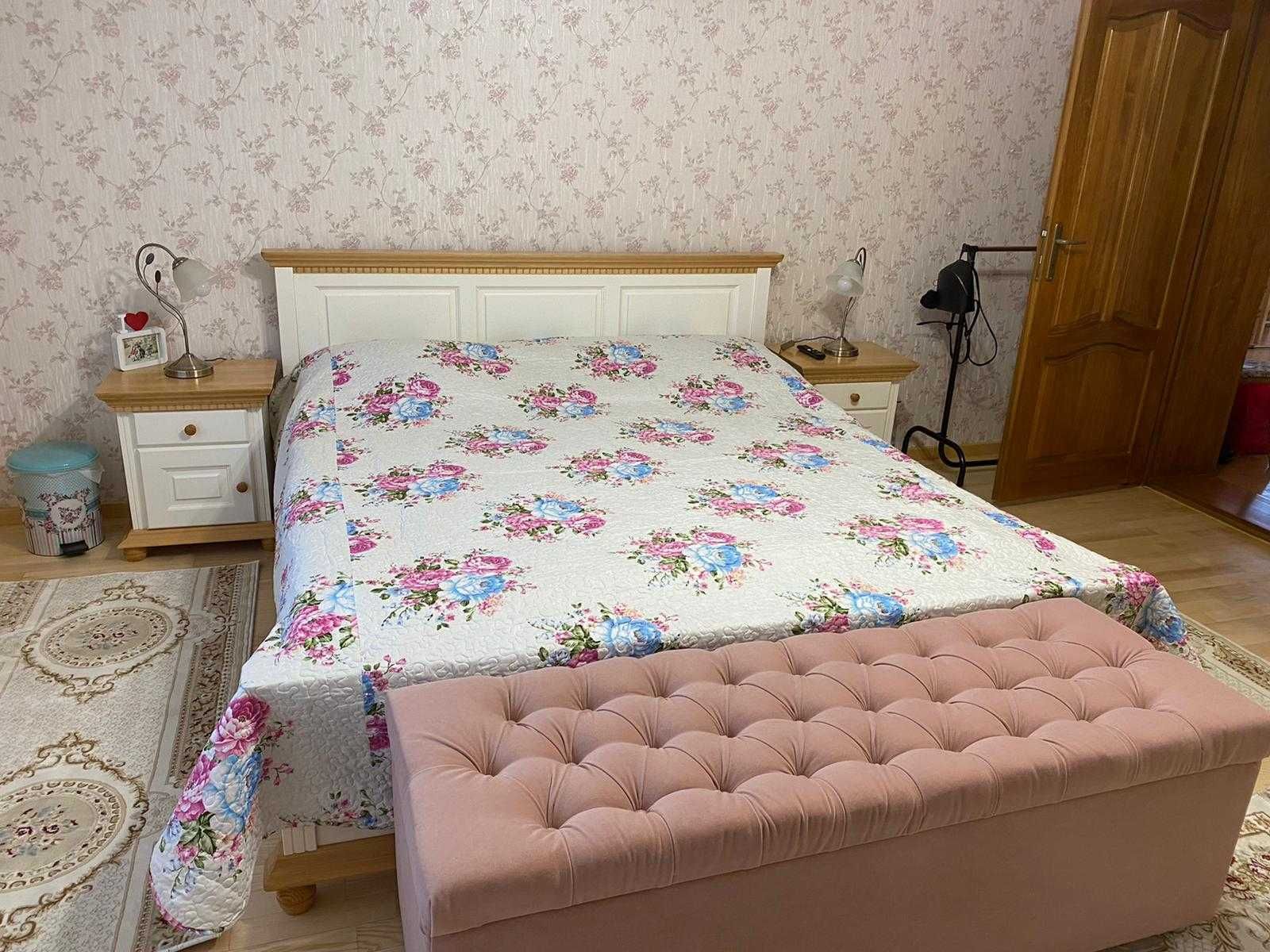 Set mobila dormitor din lemn masiv Bucovina 140, alb-miere, clasic