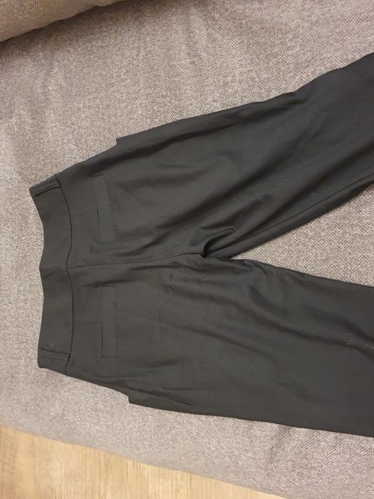 Продаются качественные вещи. Одевала пару раз.