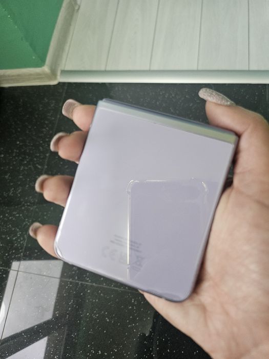 Sumsung z flip 3 За Части неработеща батерия