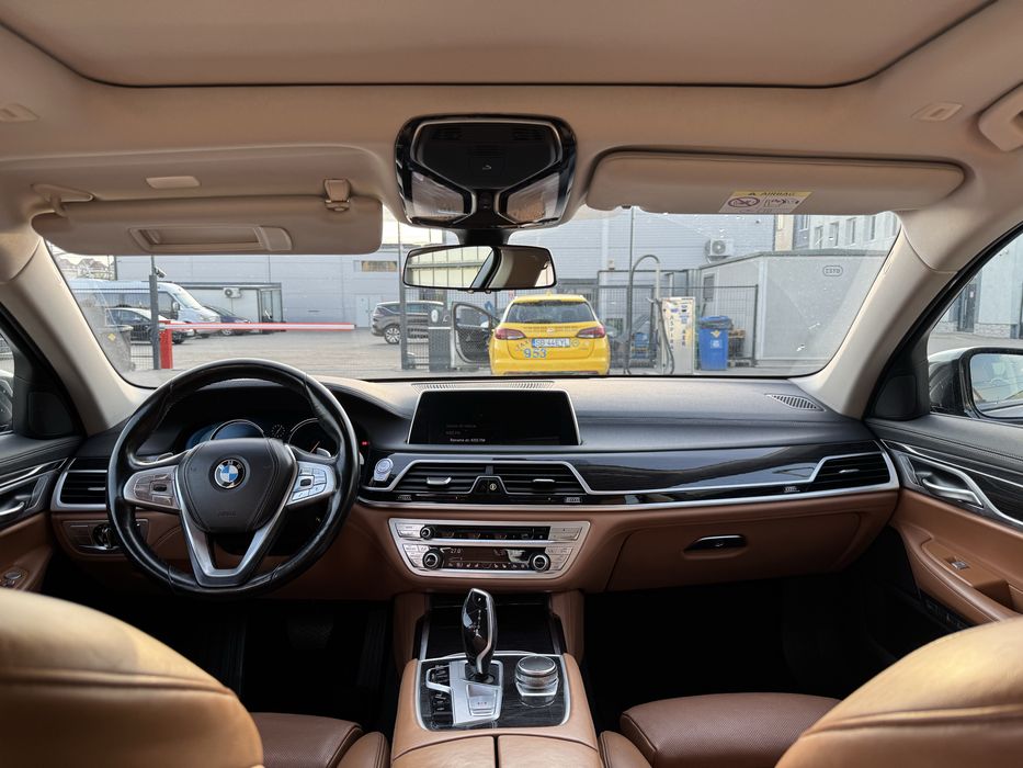 Bmw 740xd, 320 CP, an 2017, stare perfecta