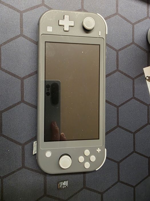 Nintendo Switch Lite, card micro SD inclus