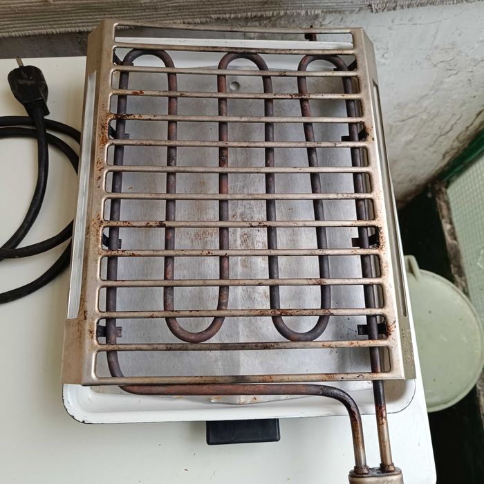 Българска скара с подвижна тава, малко използвана