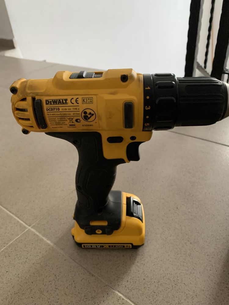 Dewalt DCK211D2T